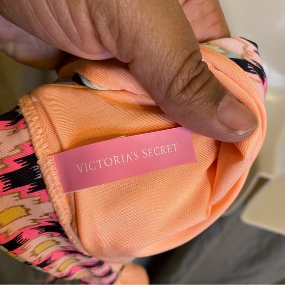 VICTORIA'S SECRET THE PLUNGE HALTER TRIANGLE BIKINI TOP SMALL - Picture 4 of 8